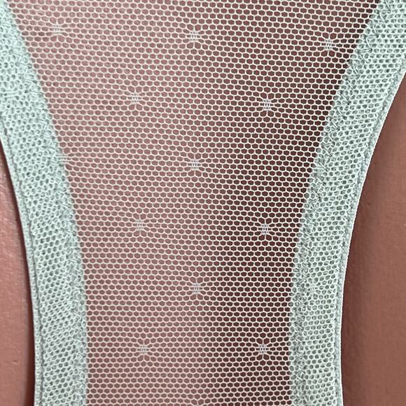 Victoria's Secret Green Racerback Front Closure Lined Demi Bra Size 32DDD - Picture 8 of 10